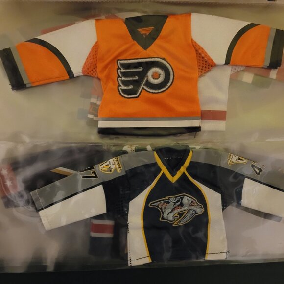 Lot of 24 2006-2008 Upper Deck NHL Mini Jersey's 4" X 9" NESH STAAL VANEK & more - Picture 15 of 16